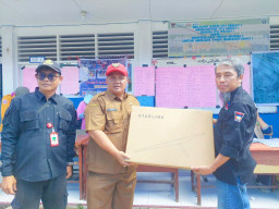 Kemenhan Pasang Dua Unit Starlink di Padang, Perkuat Komunikasi Posko Bencana