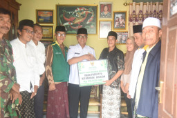 Atap Rumah Warga Jagalan Rusak, Wakil Wali Kota Kediri Serahkan Bantuan Bedah Rumah dari Baznas