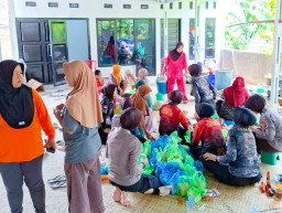 Aktivitas Memuncak di Posko Lubuak Minturun: Relawan, Aparat, dan Warga Bergerak Cepat Pulihkan Padang