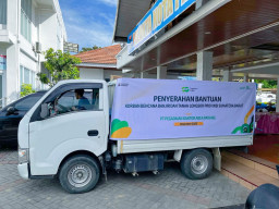 Pegadaian Area Padang Salurkan Bantuan untuk Korban Bencana, Wako Fadly Amran Sampaikan Apresiasi