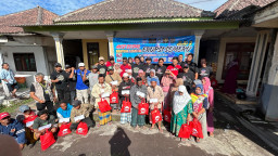 Relawan Pantura Lamongan Kirim Ratusan Paket Sembako ke Semeru, Sempat Hadapi Erupsi