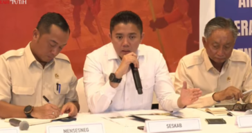 Soal Desakan Bencana Nasional, Seskab Teddy:  Semua Bantuan Sudah dari Pusat Rp 60 Triliun