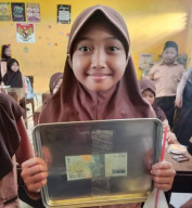 Kejutan! SPPG Lopang Kembangbahu Lamongan Sisipkan Uang Tunai dalam Ompreng MBG Sebagai Doorprize