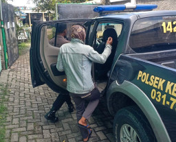 Polisi Gerebek Pasangan Indehoy di Area Bekas Klinik di Gresik