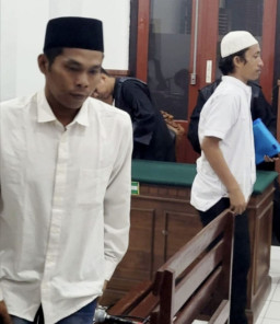 Kurir Sabu Antar Pulau Ricky Eka Dihukum Seumur Hidup, Wirayaksa 15 Tahun Penjara