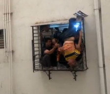 Kaki Tersangkut Jeruji Jendela, Pria Ini Selamat saat Jatuh dari Lantai 10