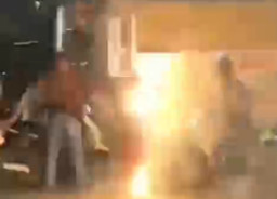 Gara-Gara Kembang Api, Dua Motor Adu Banteng