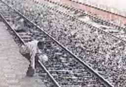 Terlilit Utang, Pensiunan Tentara Tabrakkan Diri ke Kereta Api