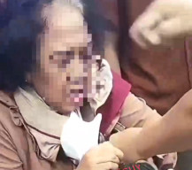 Kepergok Curi Celana di Pasar Tanah Abang, Nenek Lansia Nyaris Dihajar Massa