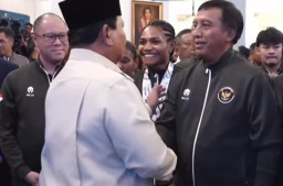 Mahasiswa UNESA Bikin Bangga Indonesia