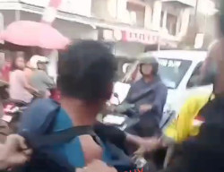 Ketahuan Curi Motor, Pria ini Babak Belur Dikeroyok Warga