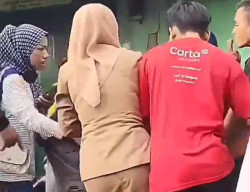 Maling Motor Peluk Kaki PNS demi Selamatkan Diri dari Amukan Massa