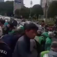 Ojol Tewas Usai Hantam Pembatas Flyover Pancoran