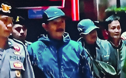 Tiba di KPK, Maidi Umbar Senyuman tanpa Masker di Wajah