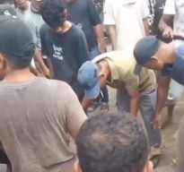 Yanto Ditusuk saat Jualan Bawang di Pasar, Pelakunya Dihajar Massa