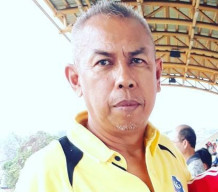 Usai Cetak Gol, Legenda Timnas Indonesia Dede Sulaiman Kolpas di Tengah Lapangan