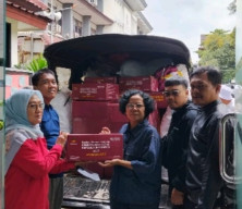 Sejumlah Wilayah di Kota Bekasi 'Kebanjiran', Dinas Sosial Gercep Salurkan Bantuan 