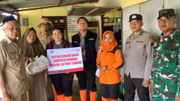 Bank Jatim Bantu Ratusan Paket Sembako Untuk Korban Banjir Bengawan Jero