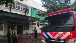 Gudang Farmasi RSUD dr Harjono Ponorogo Terbakar, Api Bikin Pasien Panik