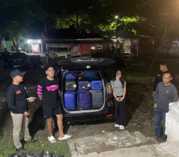Polres Madiun Kota Ungkap Peredaran Arak Jowo, Pemilik Kafe Diamankan bersama 10 Jerigen Miras