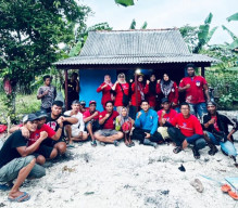 Rumahnya Tak Layak Huni, Seorang Nenek di Paciran Lamongan Kini Betah Hidup Sendiri