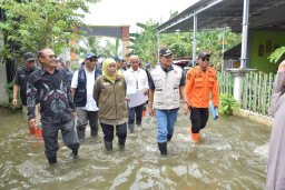 Banjir Rendam Ribuan Hektar Sawah di 5 Kecamatan di Lamongan, Gubernur Khofifah Turun