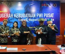 HPN 2026, 10 Kepala Daerah dan Tiga Wartawan Raih Trofi Abyakta 