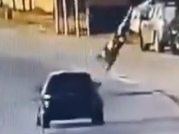 Polisi Wanita Tabrak Begal yang Sedang Beraksi Todong Pemotor