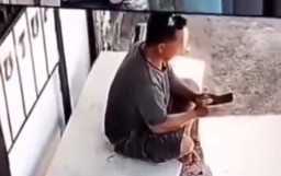 Diduga Sakit Hati, Tetangga Sendiri Diparang pas lagi Duduk Santai Mainan HP