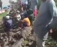 Penemuan Sosok Mayat di Danau Tempe Bikin Warga Panik