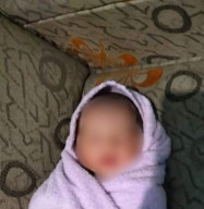 Bayi Perempuan dalam Kardus Ditemukan di Teras Rumah, Ada Surat dan Jepit Rambut dari Sang Ibu