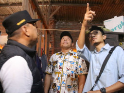 Bupati Sidoarjo Sidak RTLH di Sedati, Rumah Warga Akan Segera Diperbaiki