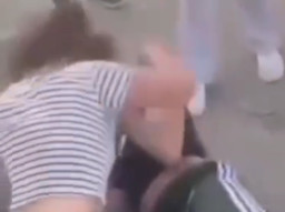 Diduga Rebutan Dua, Dua Remaja Putri Baku Hantam