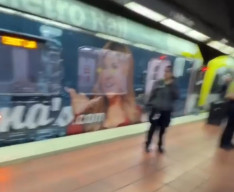 Gelandangan Kejepit Gerbong Kereta