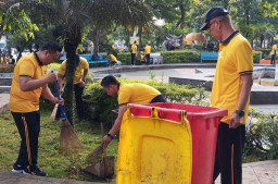 Dukung Arahan Presiden, Polres Batu Gulirkan Program Jumat Bersih
