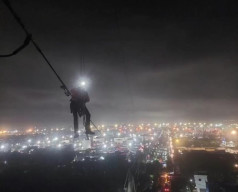 Berjibaku dengan Cuaca Buruk di Surabaya, PLN UIT JBM Gerak Cepat Tangani Gangguan pada Jaringan Transmisi
