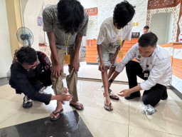 Modus Lakban di Kaki Terbongkar, Lapas Kelas l Madiun Amankan 4 HP dan Charger