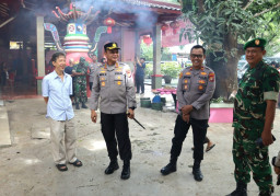 Pantau Ibadah Imlek, Kapolres Metro Depok Serukan Semangat Persatuan dan Toleransi