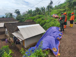 BPBD Jember Sigap Tangani Longsor di Jelbuk, Lima KK Berada di Zona Rawan