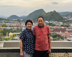 Wiwik Tedja Budiono: Keteguhan Seorang Istri Menjaga Keluarga di Tengah Ujian