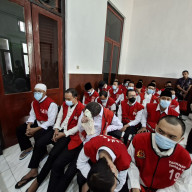 34 Terdakwa Pesta Seks Sesama Jenis Diadili