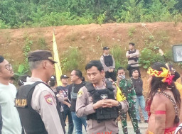Bentrok di PT Asmin Bara Bronang, Dua Warga Adat dan Tiga Polisi Terluka
