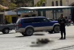 Preman yang Suka Memalak Pedagang, Dibakar Massa