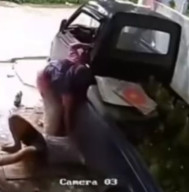 diduga karena dongkrak geser, Pria Tertindih saat Perbaiki Mobil