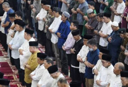 Pertemuan Hari Jumat dan Idul Fitri atau dul adha dalam Satu Hari