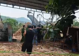 Wanita Meninggal Tergiling Mesin Penghancur Kayu