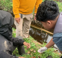 Kecelakaan Tunggal di Depan Mapolda Kalsel, Motor Tercebur ke Sungai