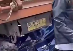 Liburan Berujung Duka! Satu Keluarga Dihantam Truk Mundur, 3 Tewas