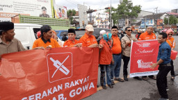 Gerakan Rakyat Gowa Isi HUT Perdana dengan Konsolidasi dan Berbagi Takjil