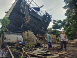 Angin Kencang Terjang Jember, Puluhan Rumah Rusak dan Warga Mengungsi